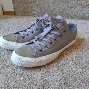 Converse All Star Unisex Low Top. Grey Leather. Mens 7 Womens 9 like new
